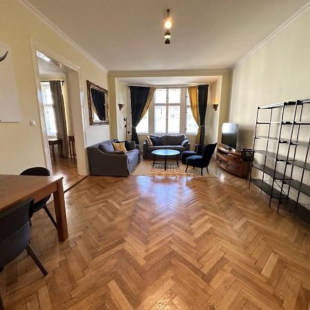 Gorkeho Apartment In City Centre Bratislava Bagian luar foto