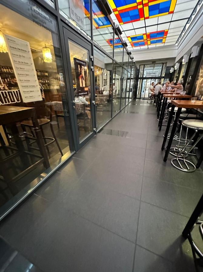 Gorkeho Apartment In City Centre Bratislava Bagian luar foto