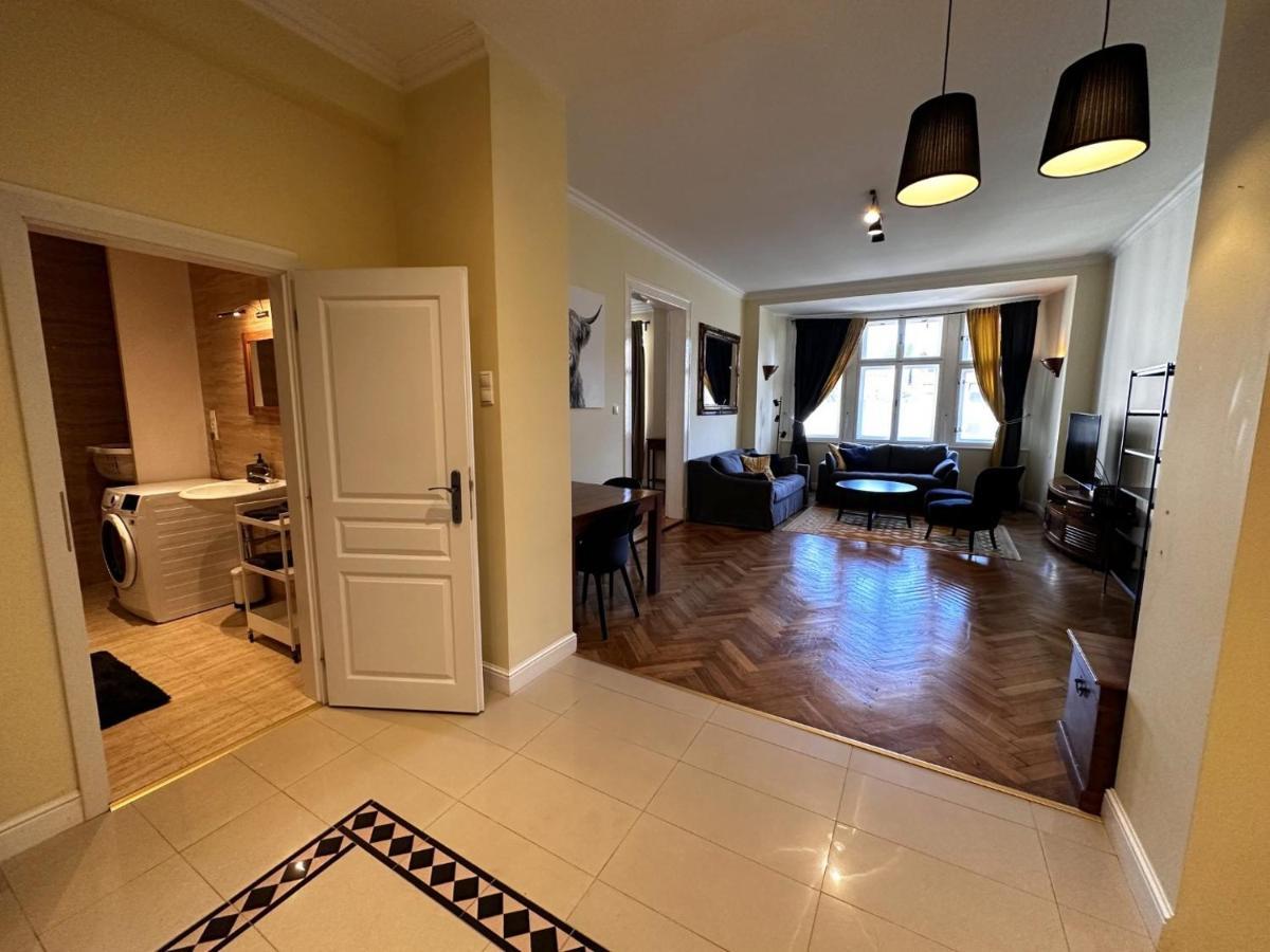 Gorkeho Apartment In City Centre Bratislava Bagian luar foto