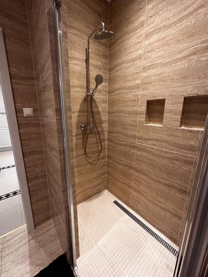 Gorkeho Apartment In City Centre Bratislava Bagian luar foto