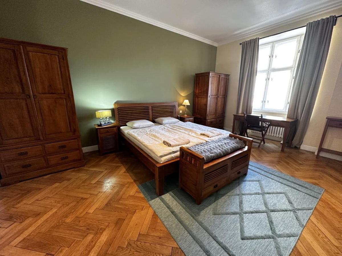 Gorkeho Apartment In City Centre Bratislava Bagian luar foto
